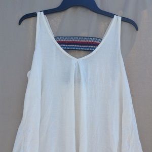 White flowy shirt with back accents